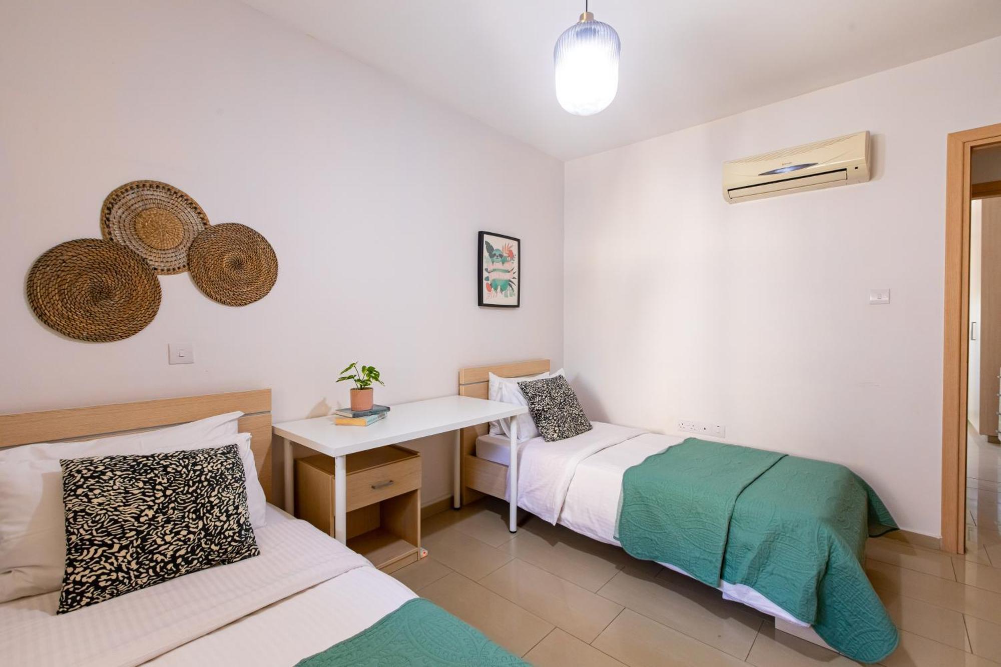 Tranquil Kyklades Bc6, Walk To Beach Paralimni Bagian luar foto