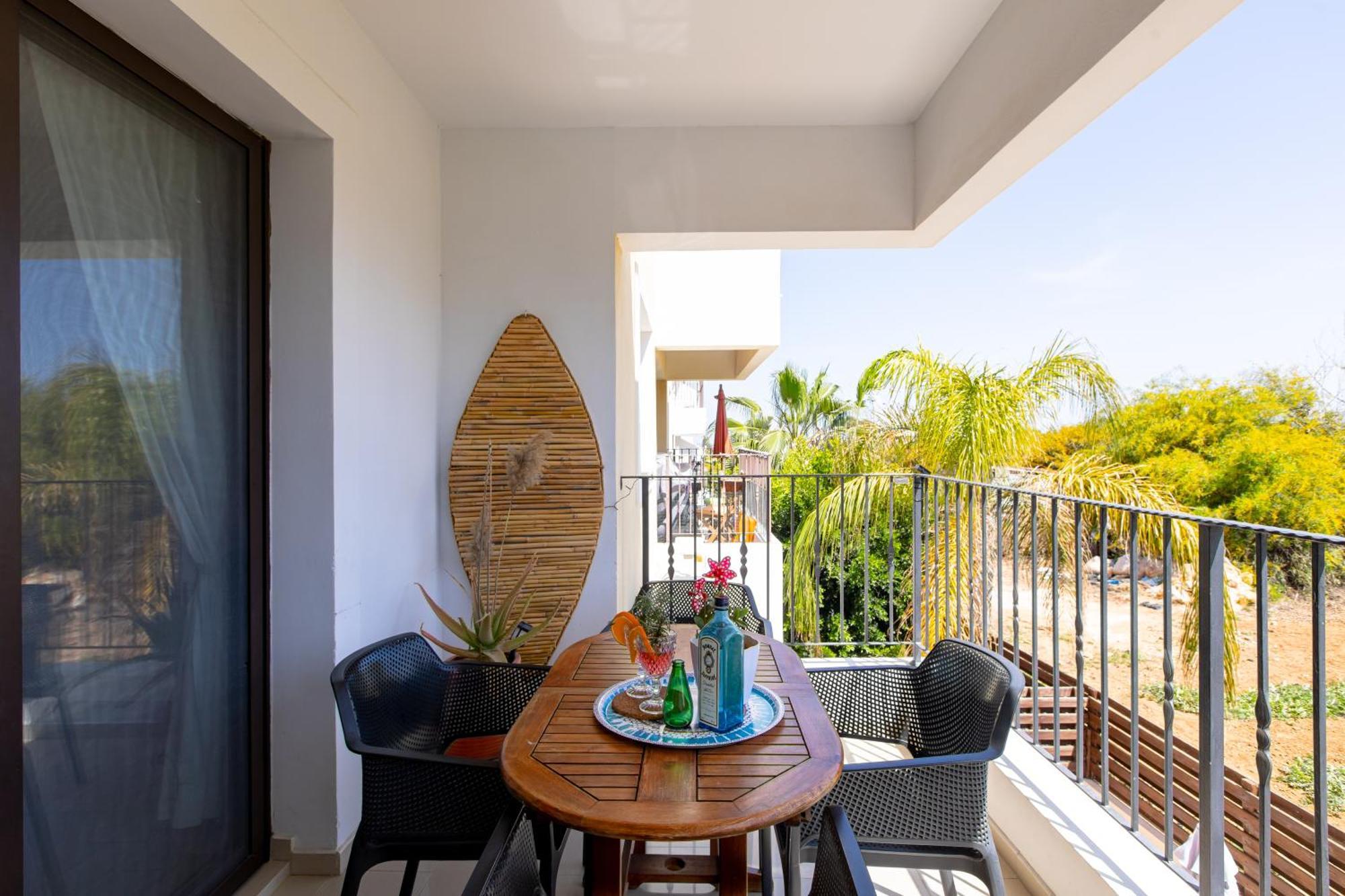 Tranquil Kyklades Bc6, Walk To Beach Paralimni Bagian luar foto